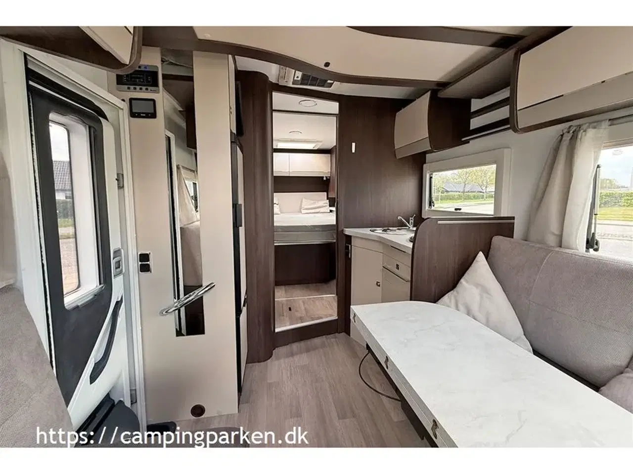 Billede 8 - 2022 - Benimar   Vinterisoleret Benimar med queensbed og face-to-face siddegruppe