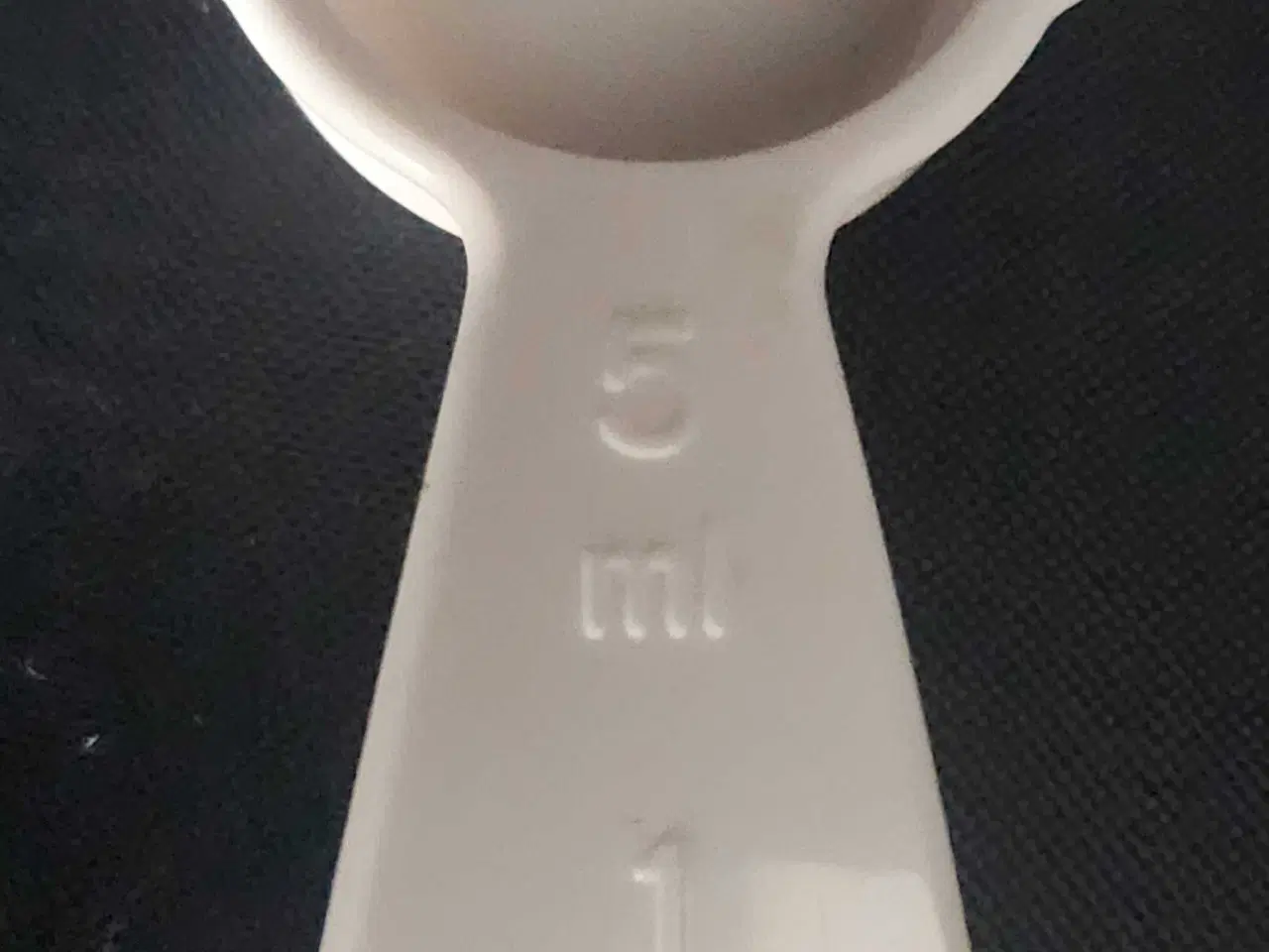 Billede 1 - Hvid Tupperware køleskabsmagnet