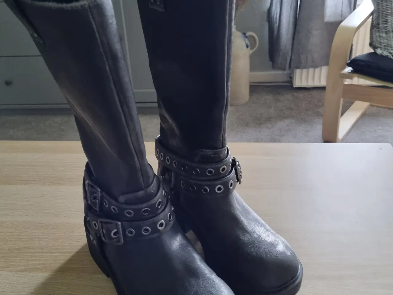 Billede 6 - Bershka biker støvler/stonewash look i sort  str 3