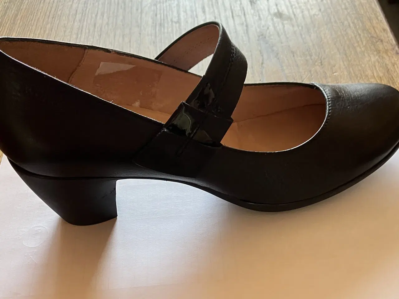 Billede 2 - Sort Wonders pumps str. 40/5 cm hæl