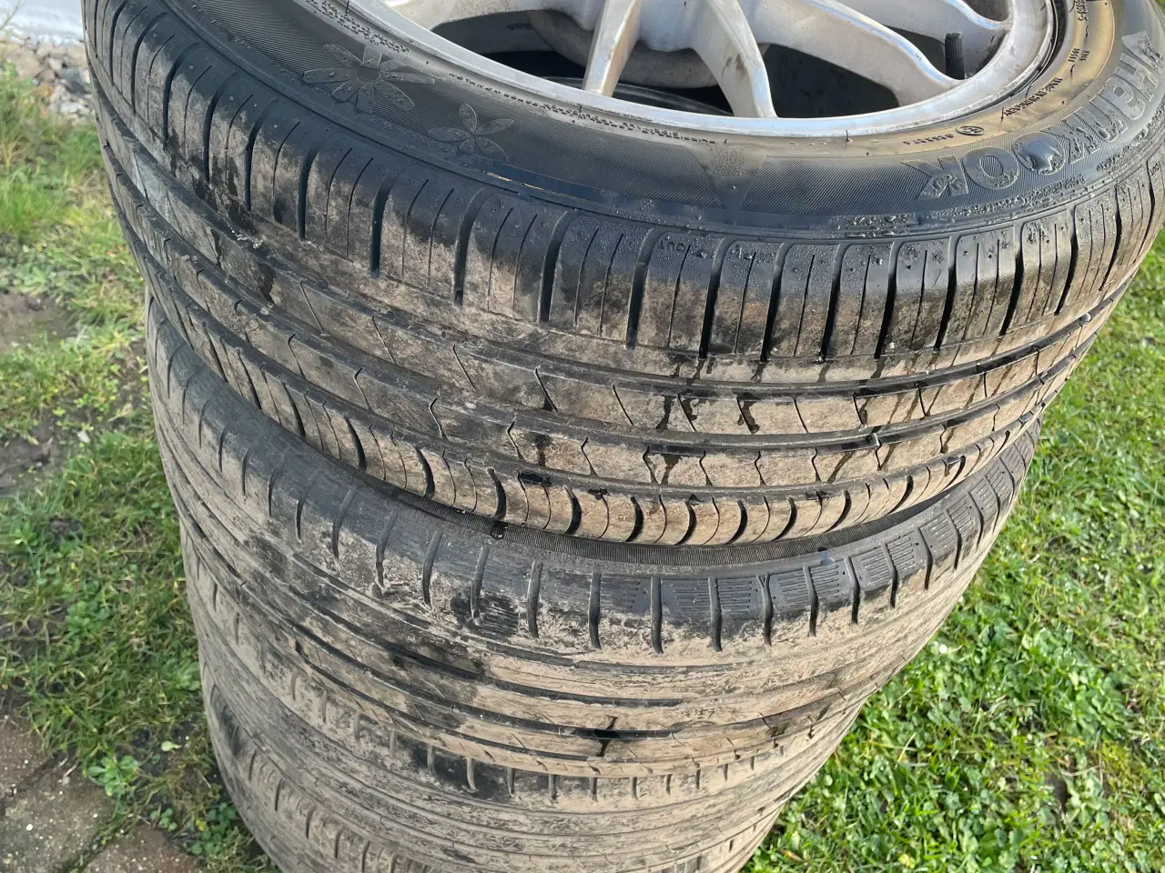 Billede 3 - 4 fælge og 2 dæk