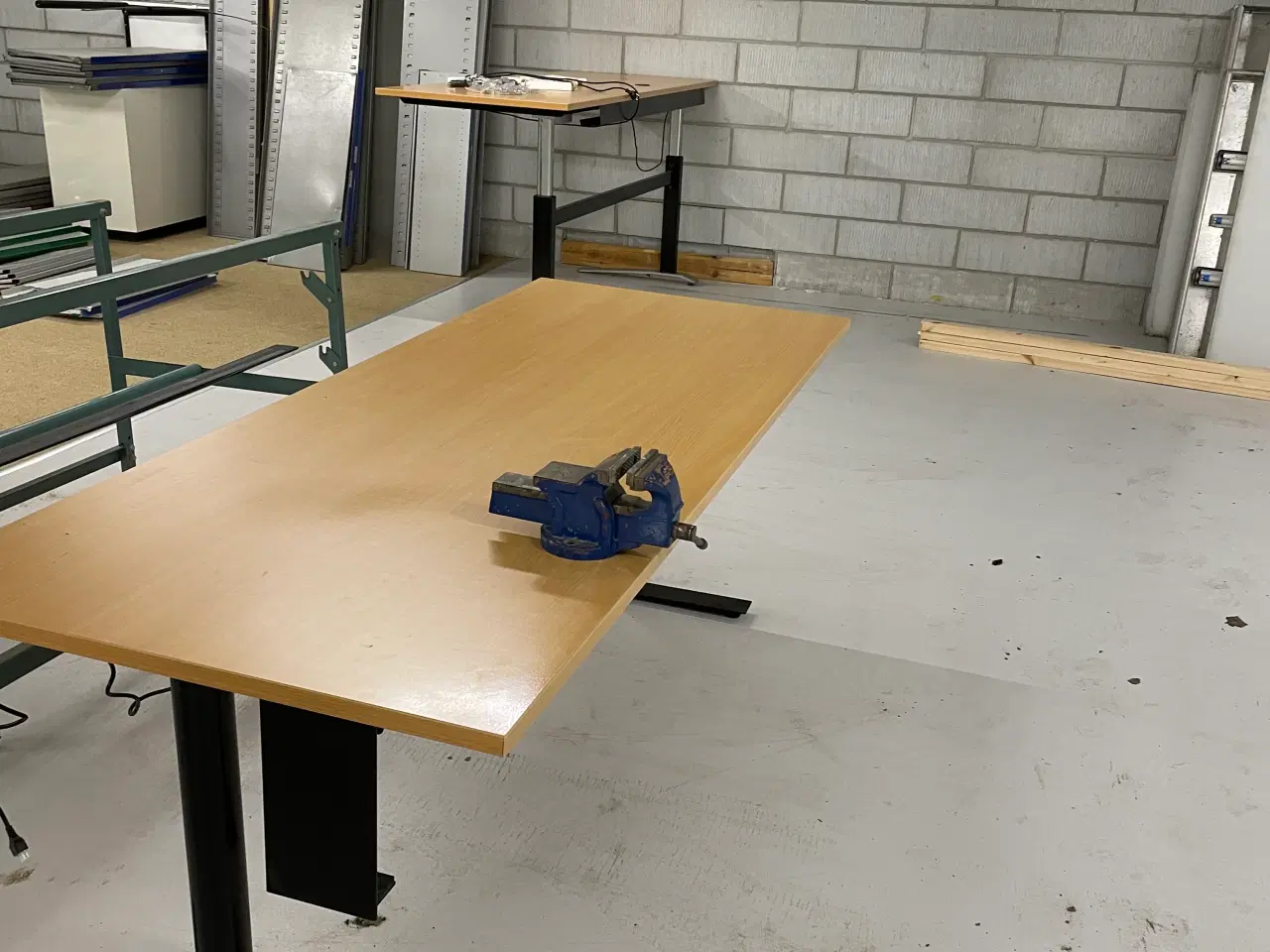 Billede 1 - Hæve/sænke arbejdsbord 80x200cm bøg sort