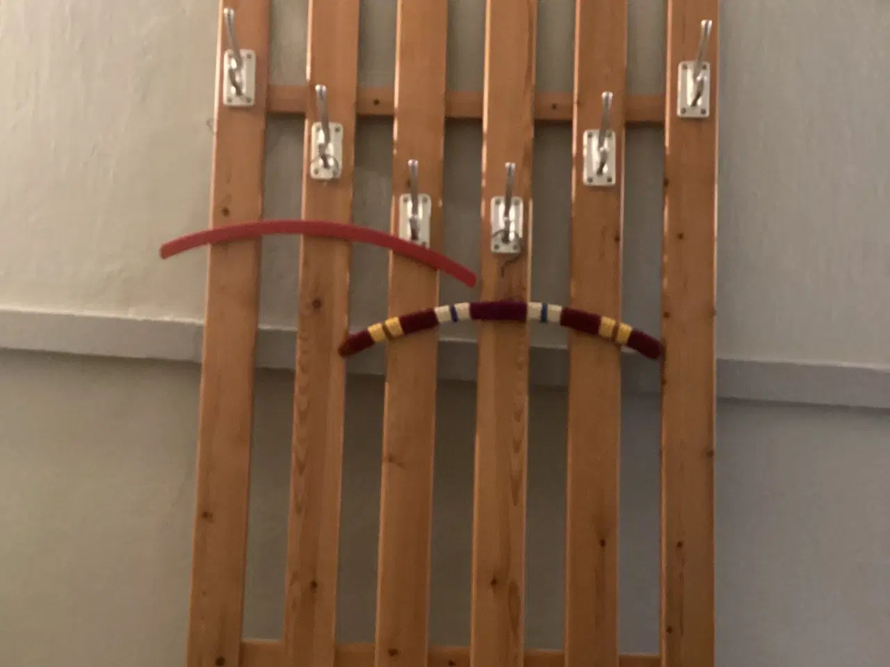 Billede 3 - Retro vægpanel med metal knager