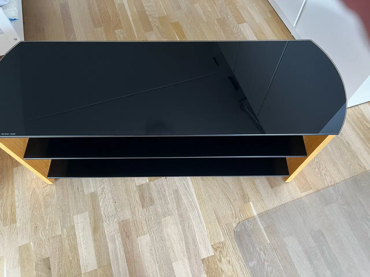 Billede 1 - TV/stereo bænk (bøg)