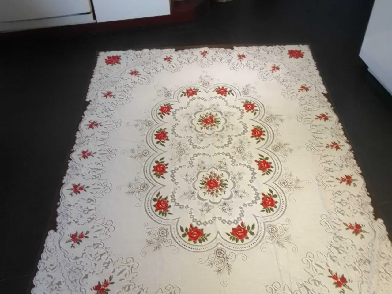 Billede 4 - Yndig stor dug