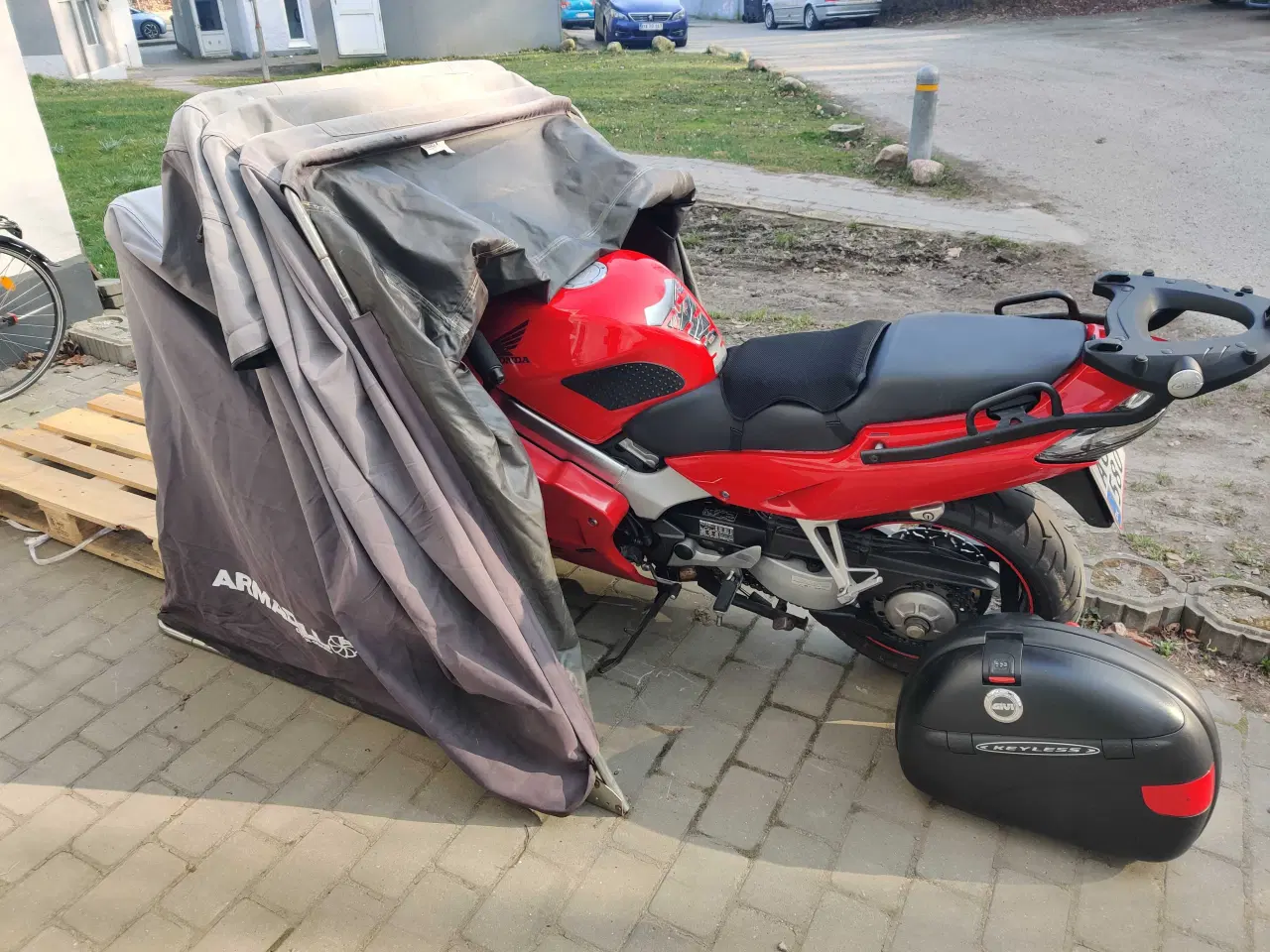 Billede 3 - Armadillo MC garage