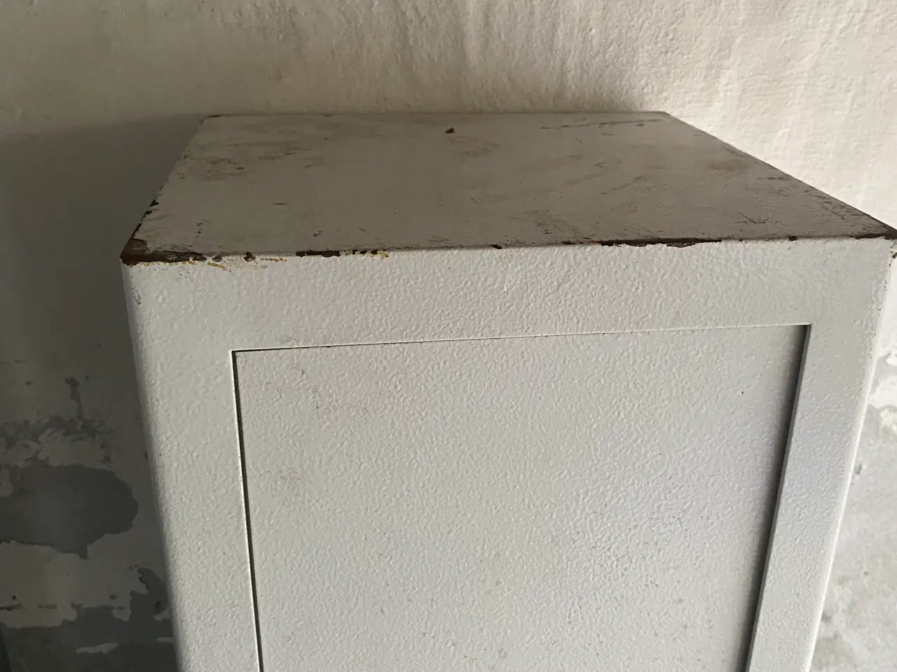 Billede 4 - Våbenskab skafor blå