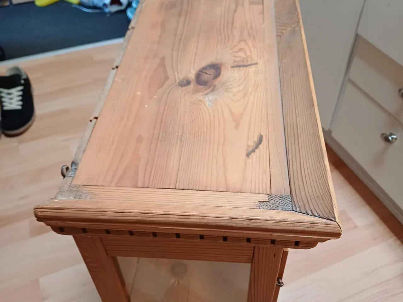 Billede 4 - Fint ældre vitrineskab 