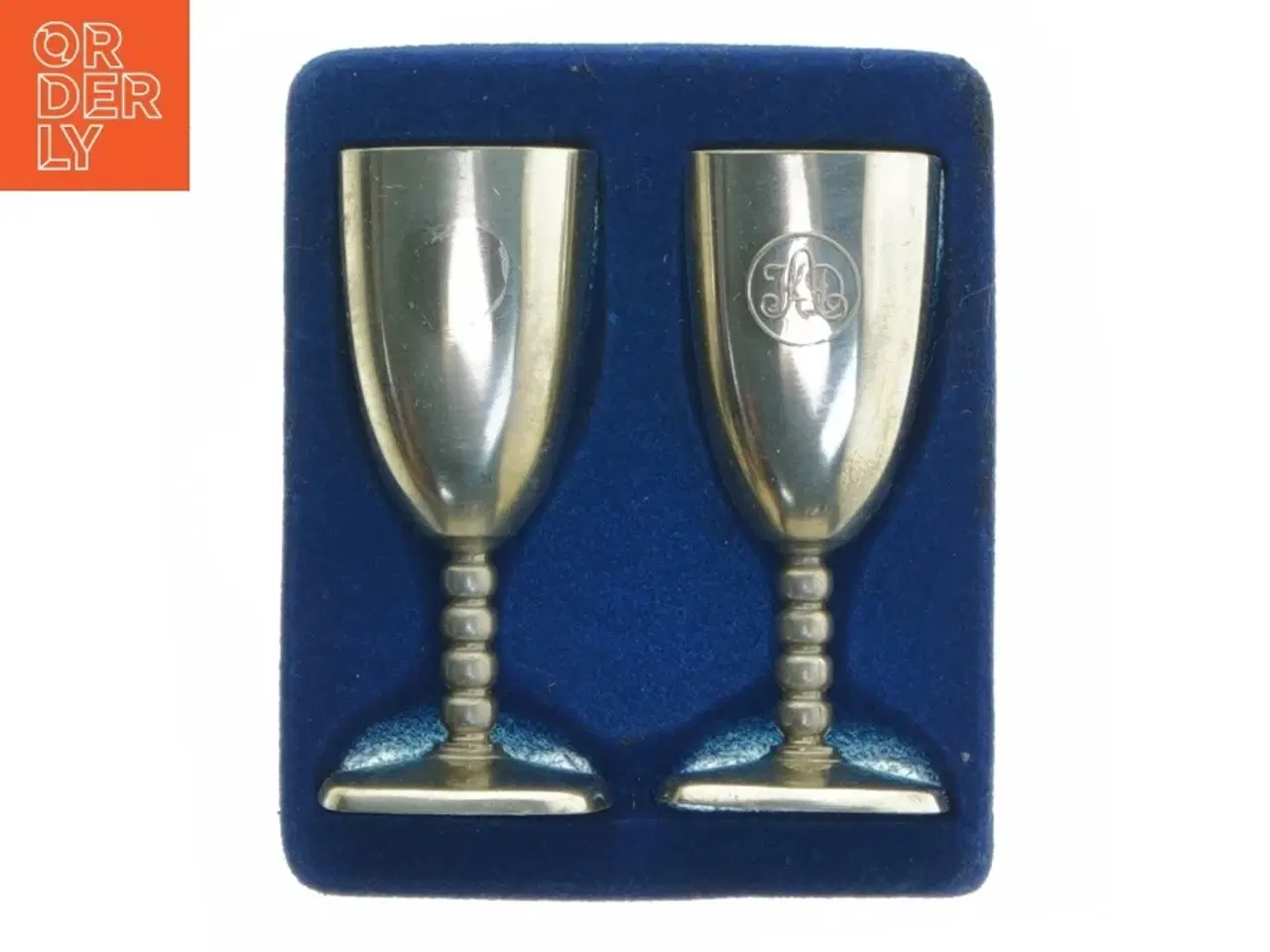 Billede 1 - Sæt af to små sølvbægre (str. 3,5x9 cm)
