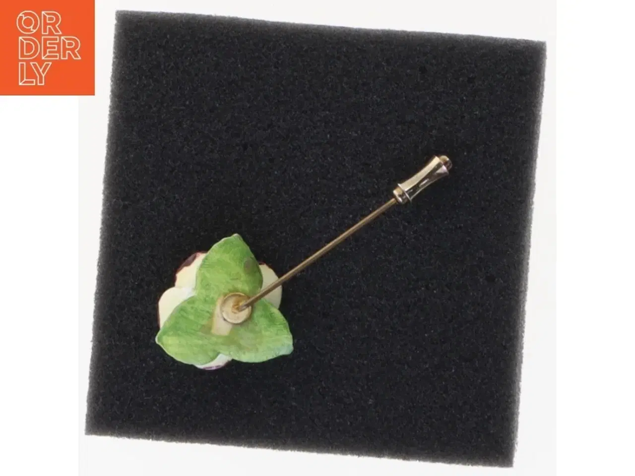 Billede 2 - Vintage emalje blomsterbroche (str. Ø 2 cm 5,5 cm)