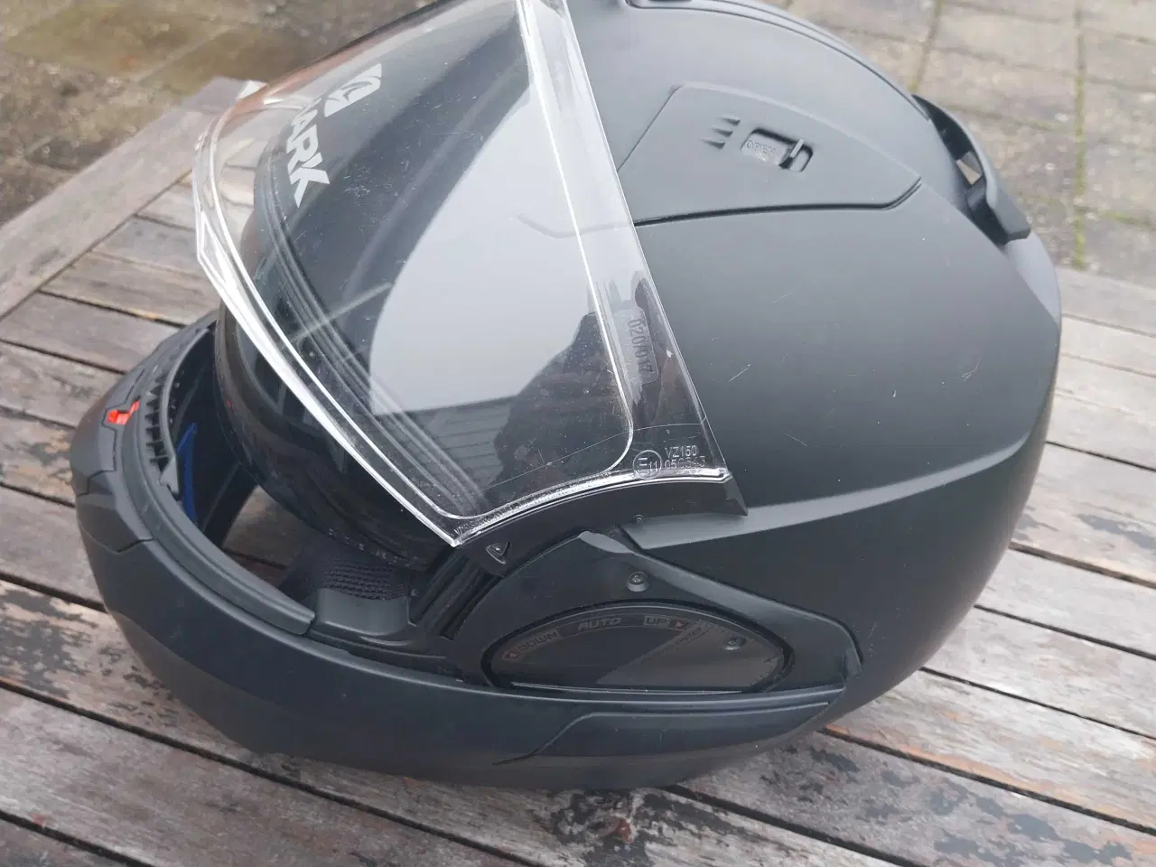 Billede 5 - Shark flipop hjelm 