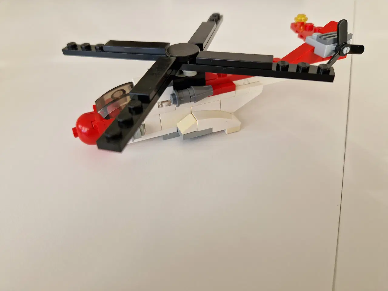 Billede 4 - 5 små lego creator m samlevejl 