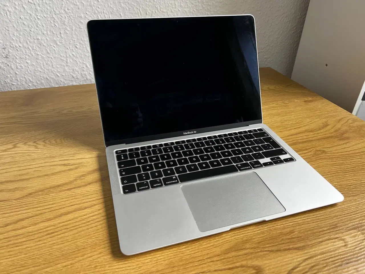 Billede 1 - MacBook Air 2020 Intel – Defekt Skærm, Ellers Perf