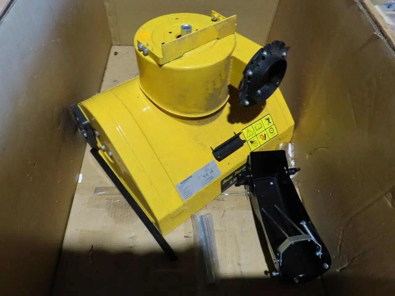 Billede 4 - Sneslynge til fejemaskine