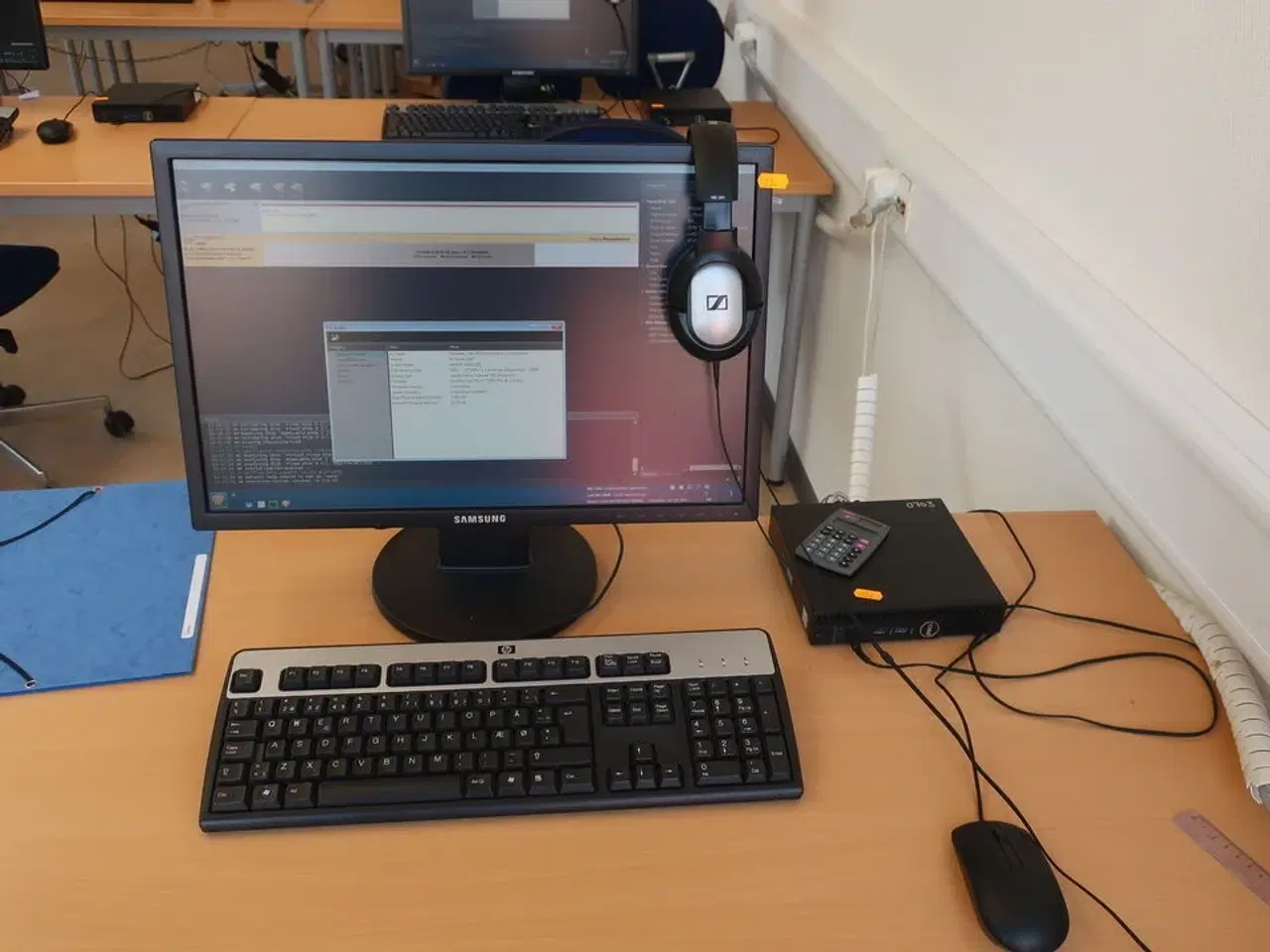 Billede 1 - SAMSUNG 22" skærm SyncMaster 2243 (PC medfølger ikke)