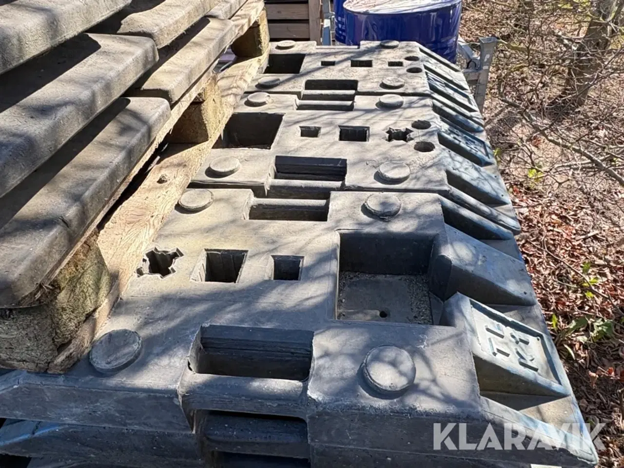 Billede 9 - Skiltefødder Nissen K1 og Klemfix 120 styk assorteret