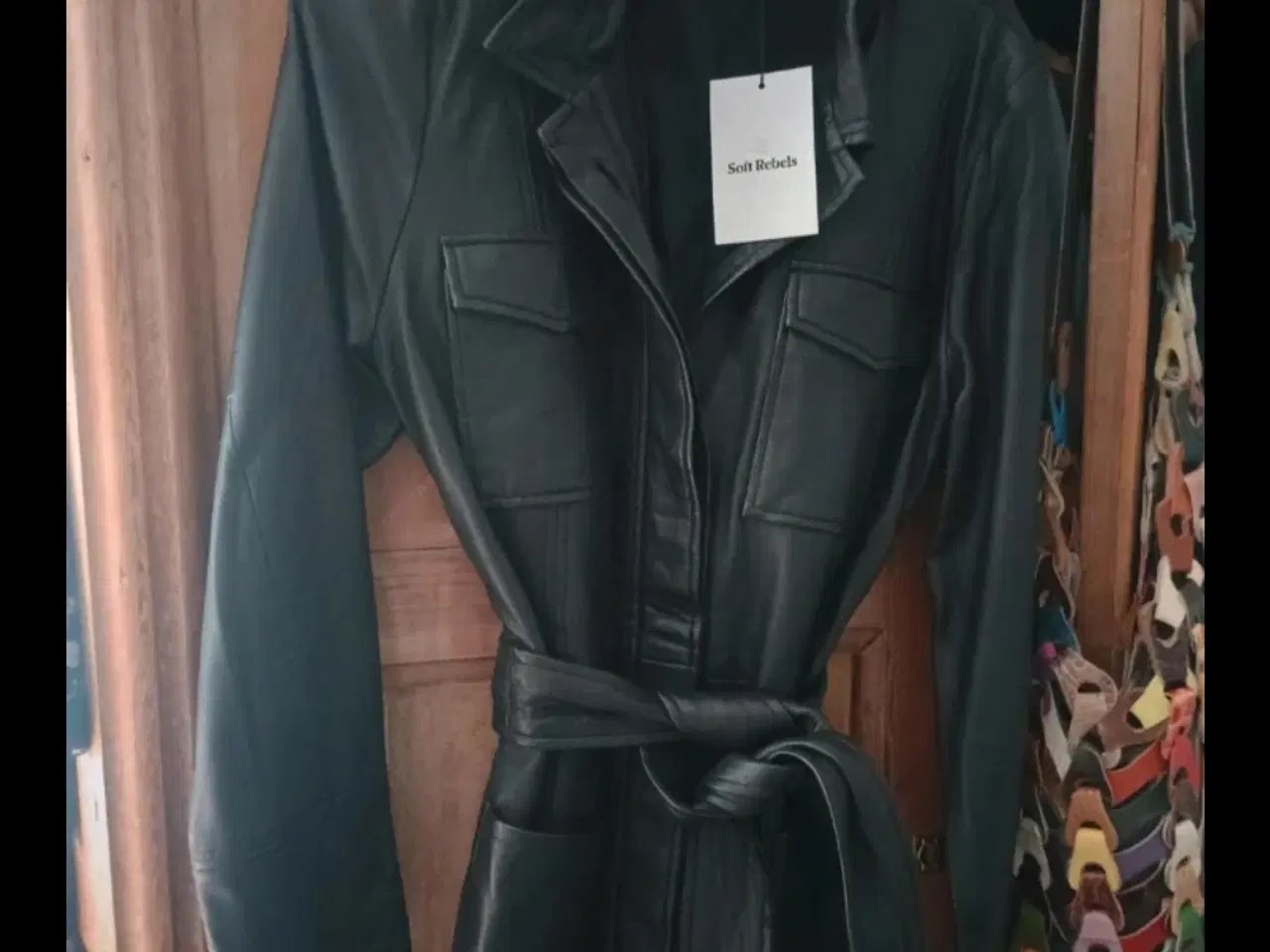 Billede 1 - Skindjakke, Soft Rebels sort med aftageligt bælte