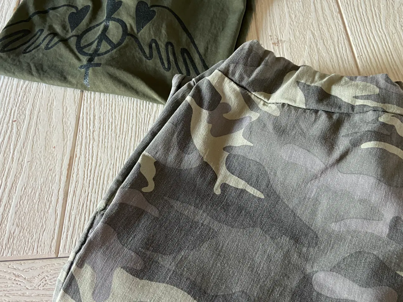 Billede 5 - Buks One size (L/XL) army farvet med bindebånd 