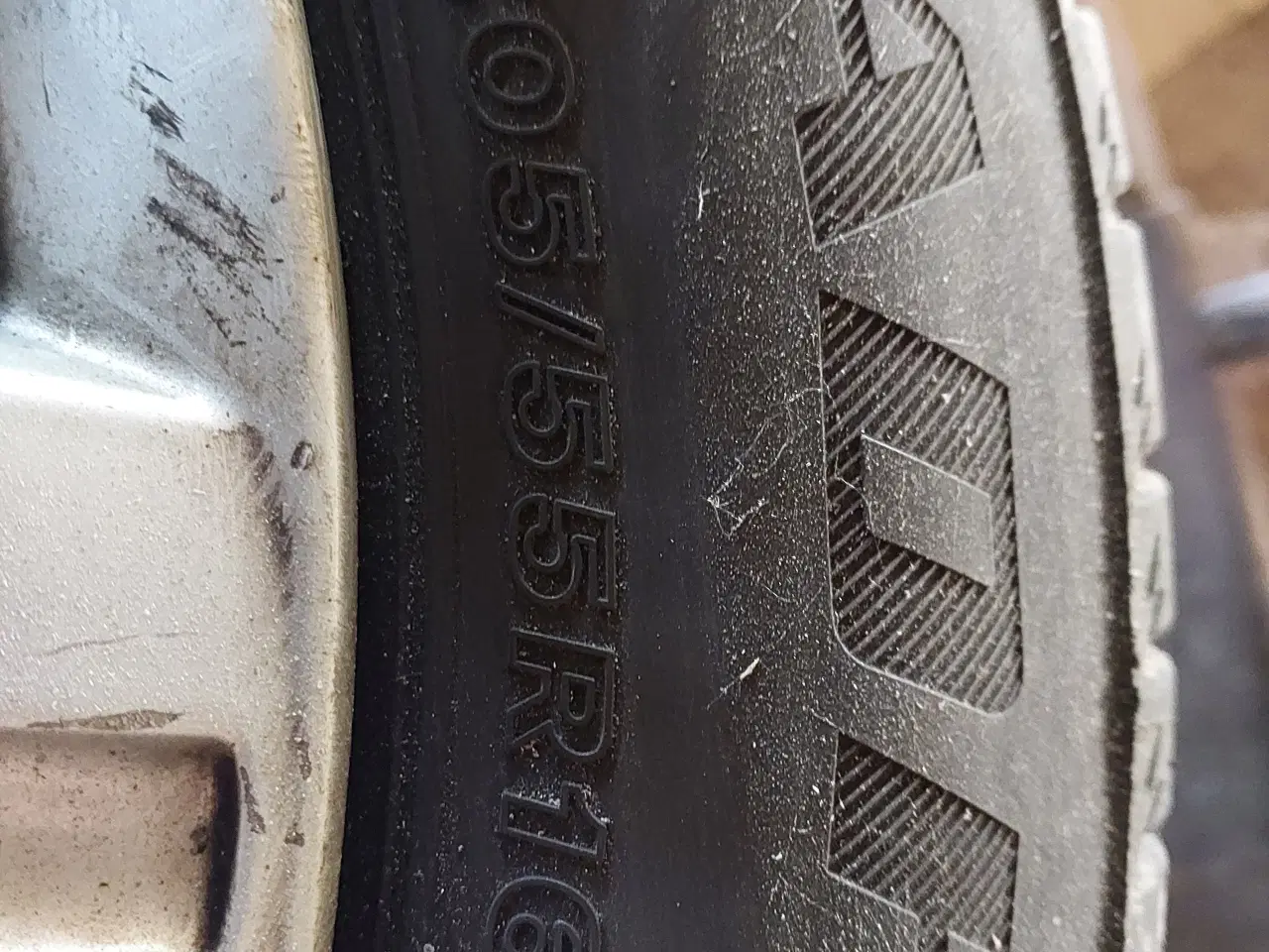 Billede 3 - Sommerdæk på alu. fælge fra VW Turan