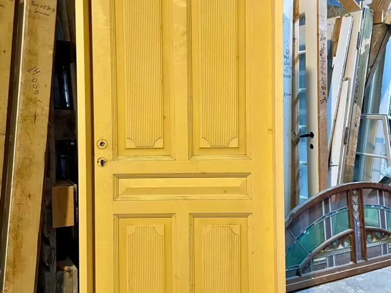 Billede 2 - Smuk Dannebrogsdør m. riflede fyldninger