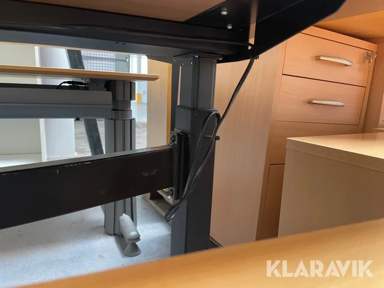 Billede 9 - Kontor borde og skabe