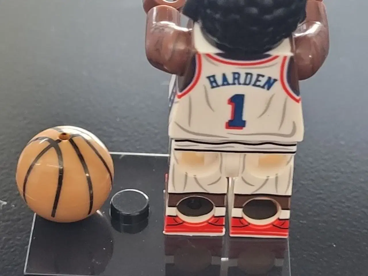 Billede 2 - James  Harden basketball figur