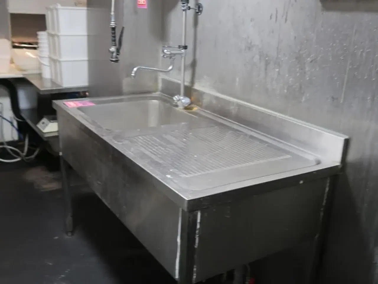 Billede 1 - Rustfri stålbord med vask & pistol