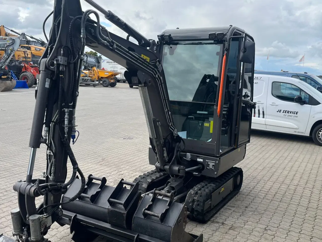 Billede 4 - Volvo EC20E Tiltman, centralsmørring og skovlpakke.
