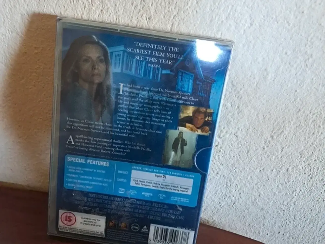 Billede 2 - What lies beneath