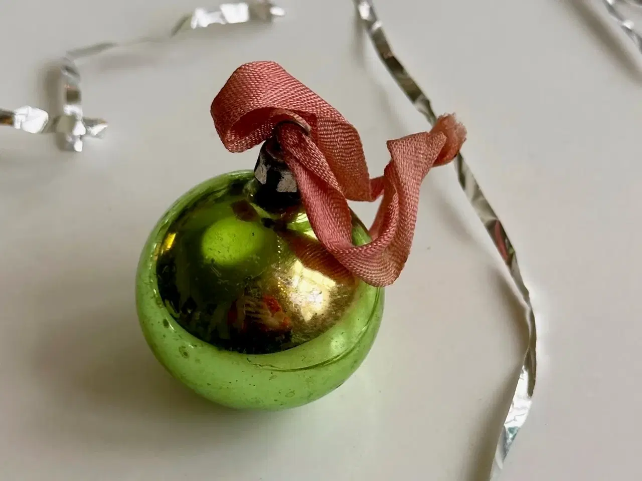 Billede 1 - Gammel julekugle, lille grøn