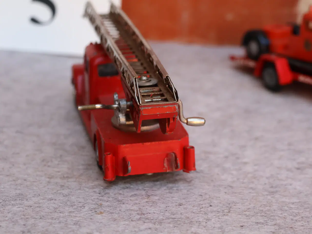 Billede 4 -  4 Stk Gl Tekno udryknings lastbiler + autotrailer