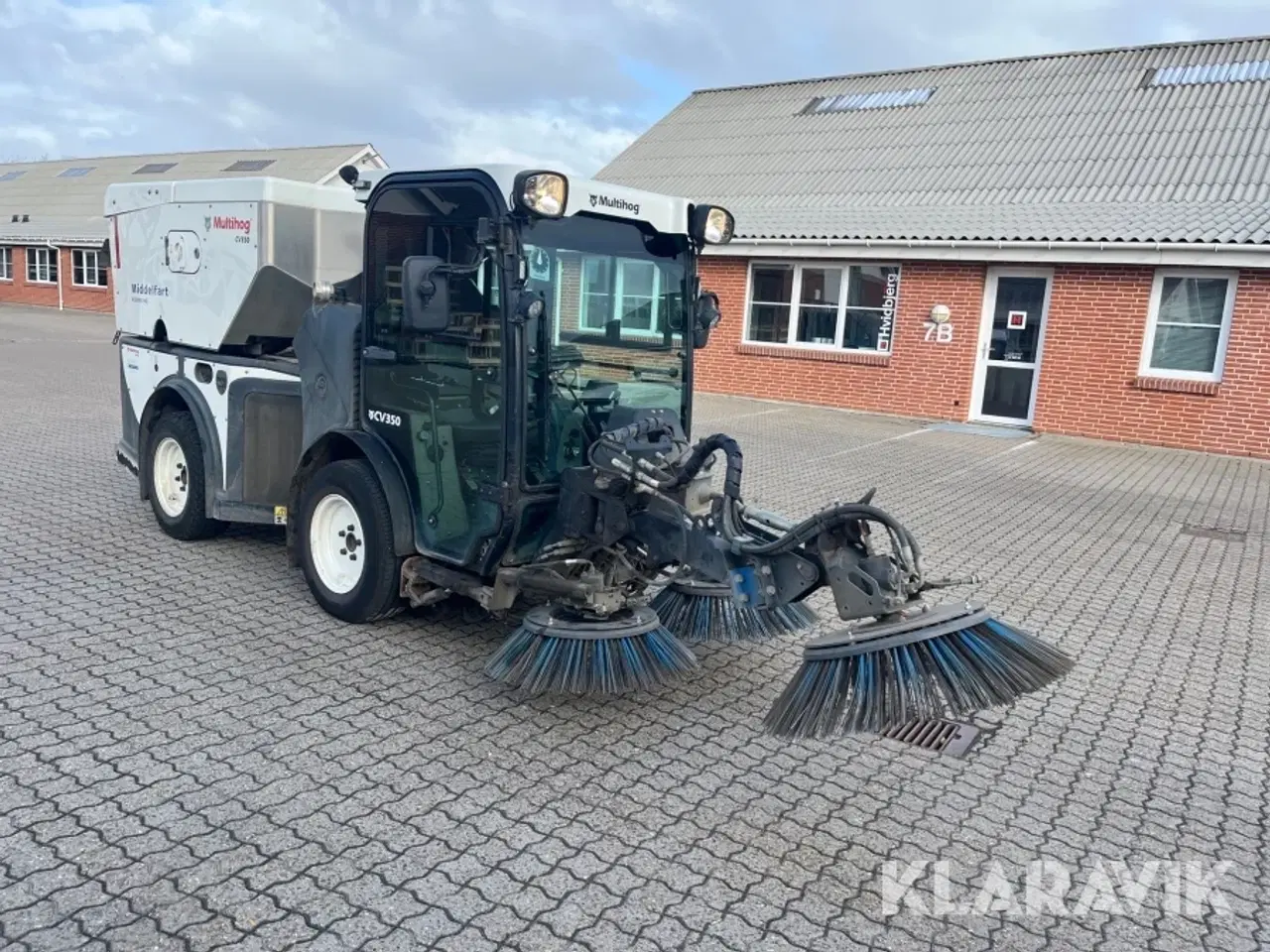 Billede 2 - Fejemaskine Multihog CV350