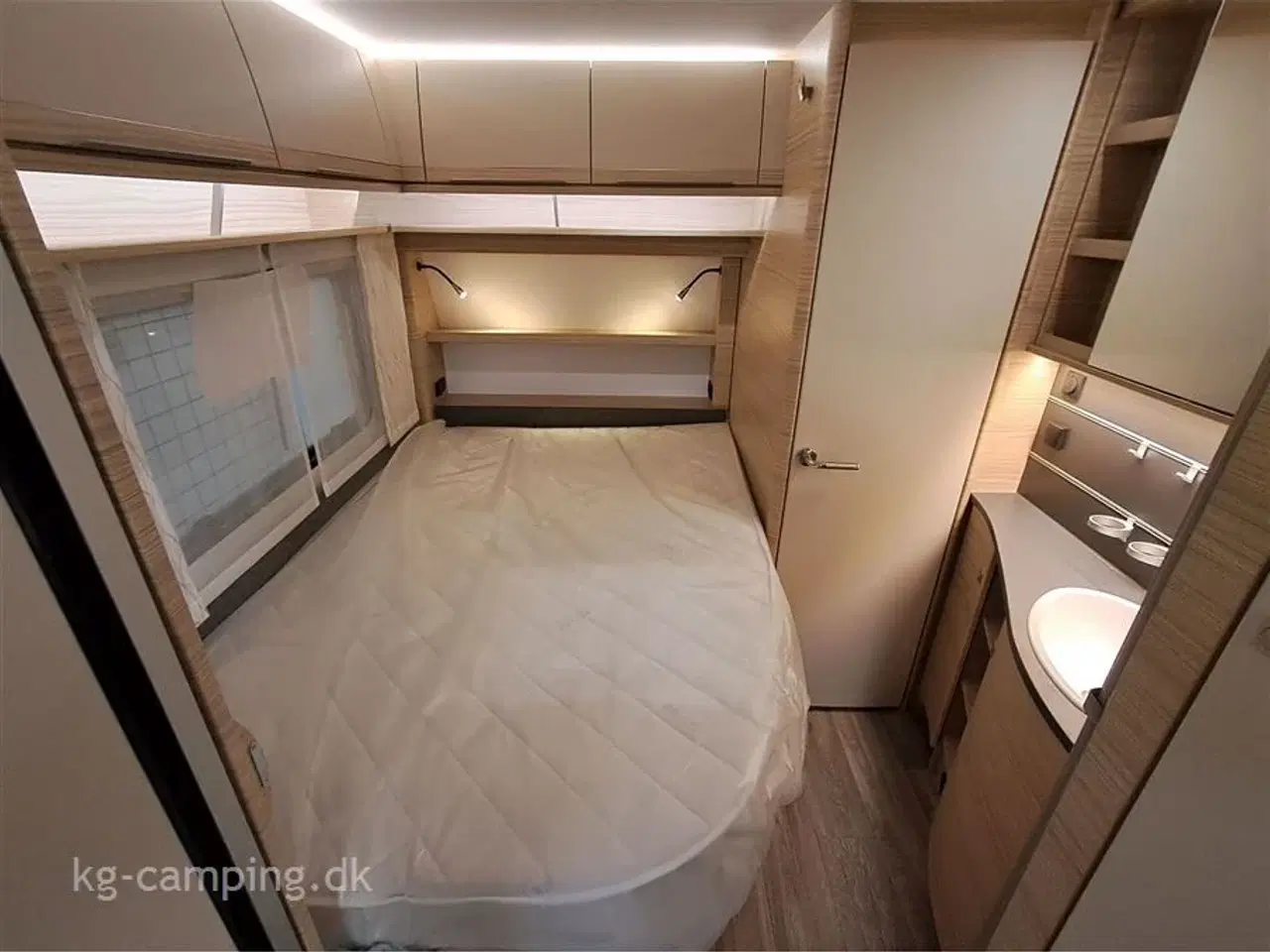 Billede 5 - 2026 - Fendt Bianco Selection 465 SFB Fransk dobbeltseng og Rundsiddegruppe - Kan nedvejes til 1500 kg.