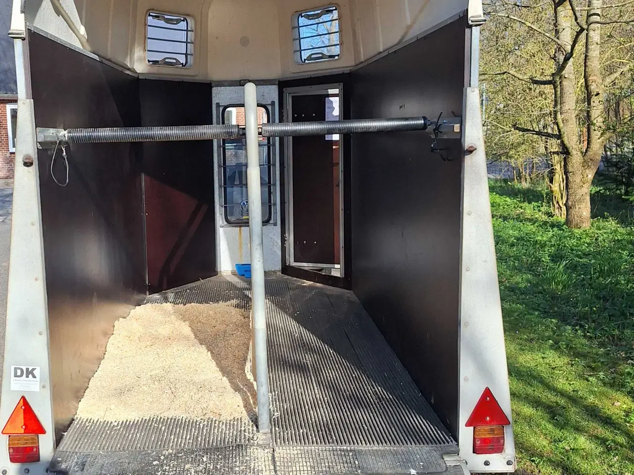 Billede 2 - Hestetrailer udlejes 8740