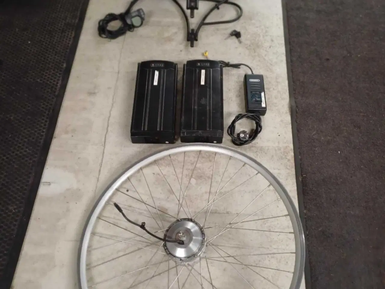Billede 4 - Eĺ cykel hjul 28 tommer  og 24 volt