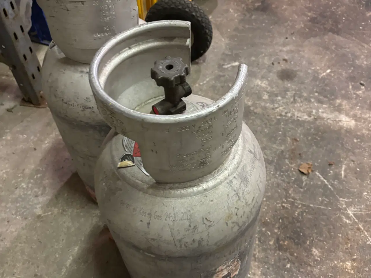 Billede 2 - 2 x truck gasflasker