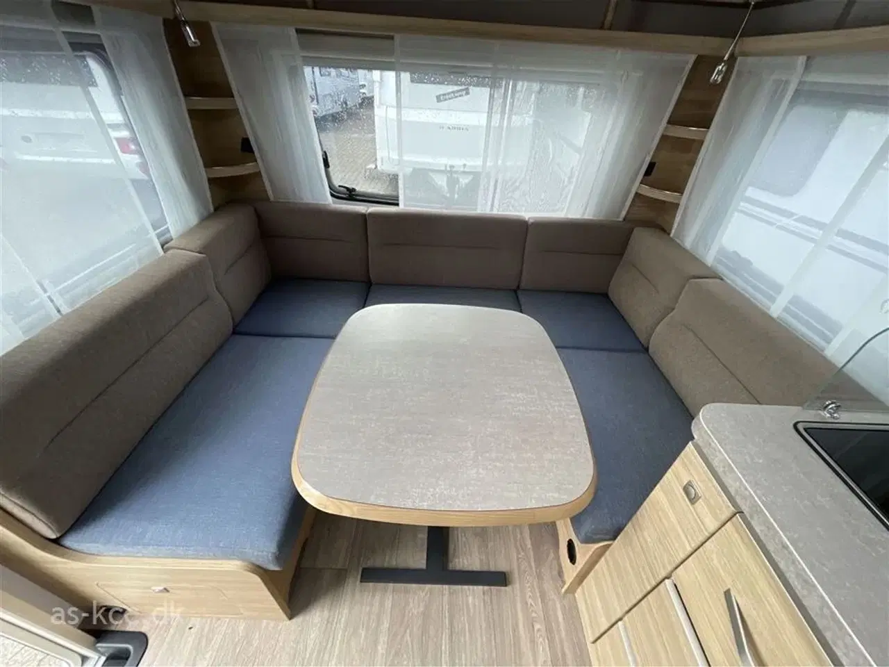 Billede 9 - 2024 - Fendt Bianco Selection 515 SG Fendt Bianco Selection årg. 2024 5 sovepladser, 5 siddepladser, Mover, XT, Thule markise 6300, Truma klimaanlæg, Cykelstativ, Kombistik, Gasudtag.