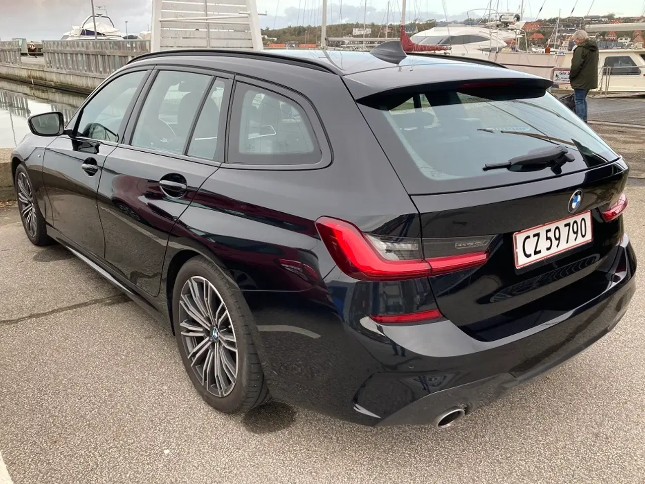 Billede 1 - BMW 330d  M-SPORT Touring Steptronic 