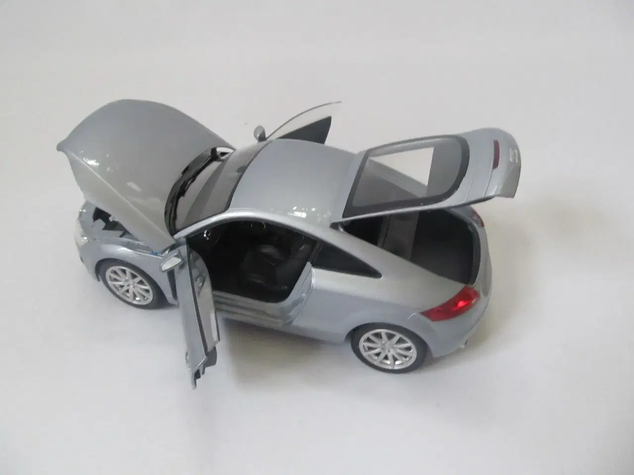 Billede 5 - 2007 Audi TT Coupé 1:18 