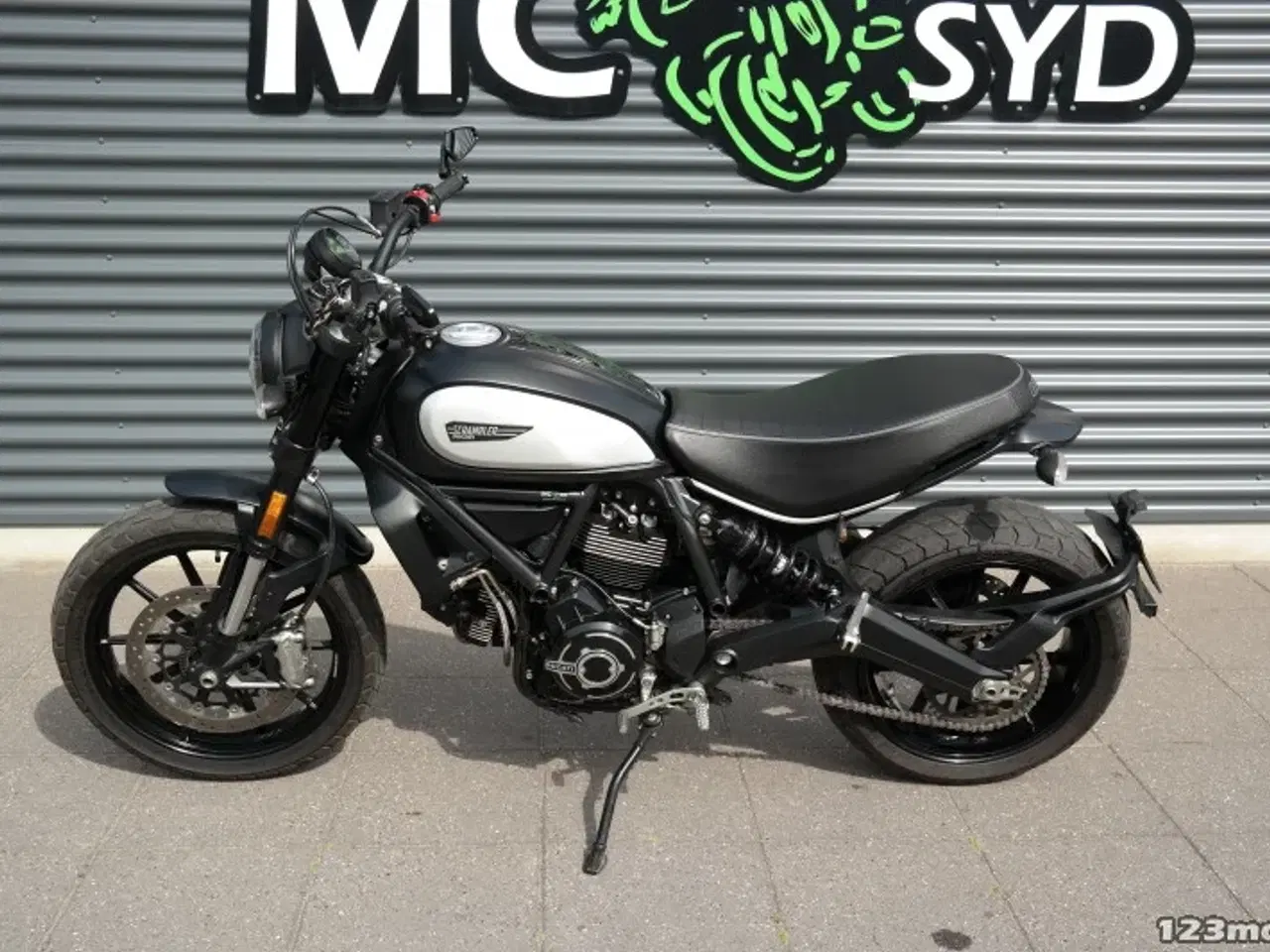 Billede 15 - Ducati Scrambler Icon Dark MC-SYD       BYTTER GERNE