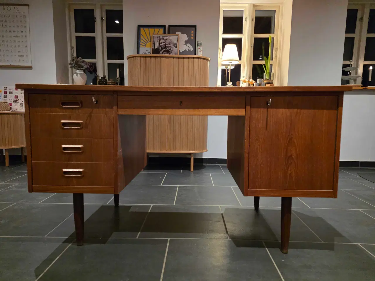 Billede 1 - Flot Teaktræ skrivebord