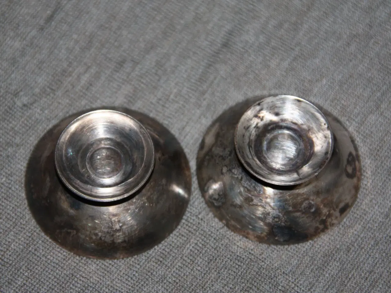 Billede 2 - 2 saltkar sølvplet med emalje Ø: 4,8 cm. H: 2,0 cm