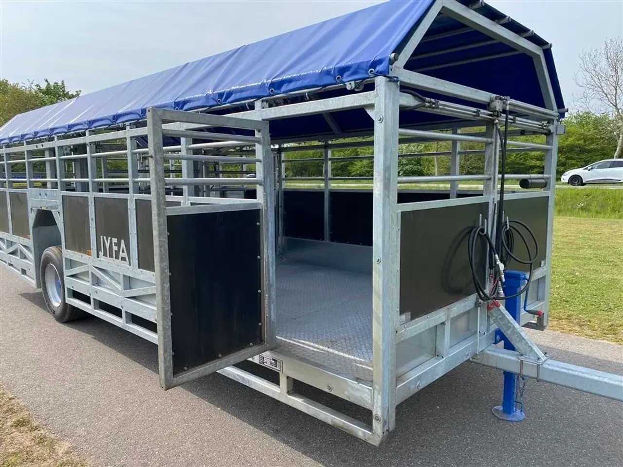 Billede 6 - Jyfa 8 mtr. med hydr. Kreaturvogn