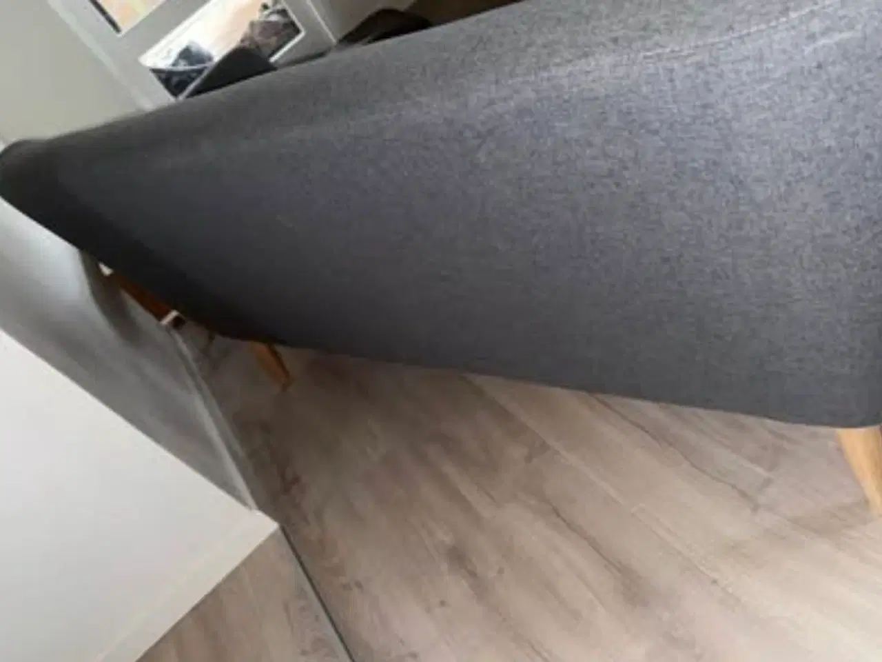 Billede 4 - Sofa i mørkegrå farve 