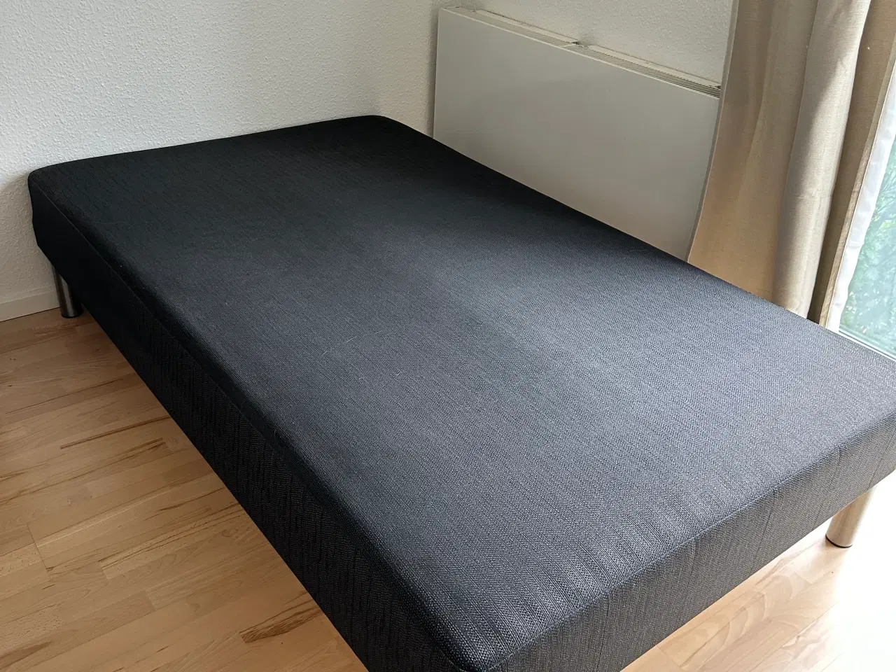 Billede 2 - Jysk Boxmadras Plus B20 sort 120x200cm