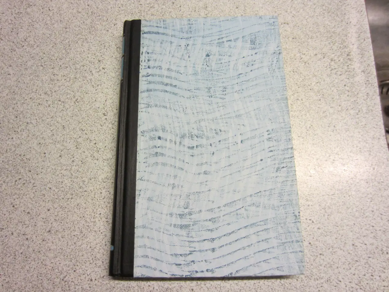 Billede 2 - Bogen Bag de blå bjerge af A. J. Cronin