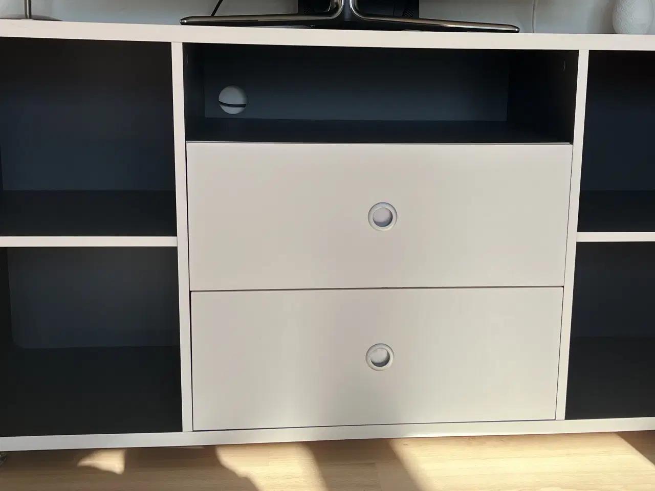 Billede 1 - TV bord - skænk