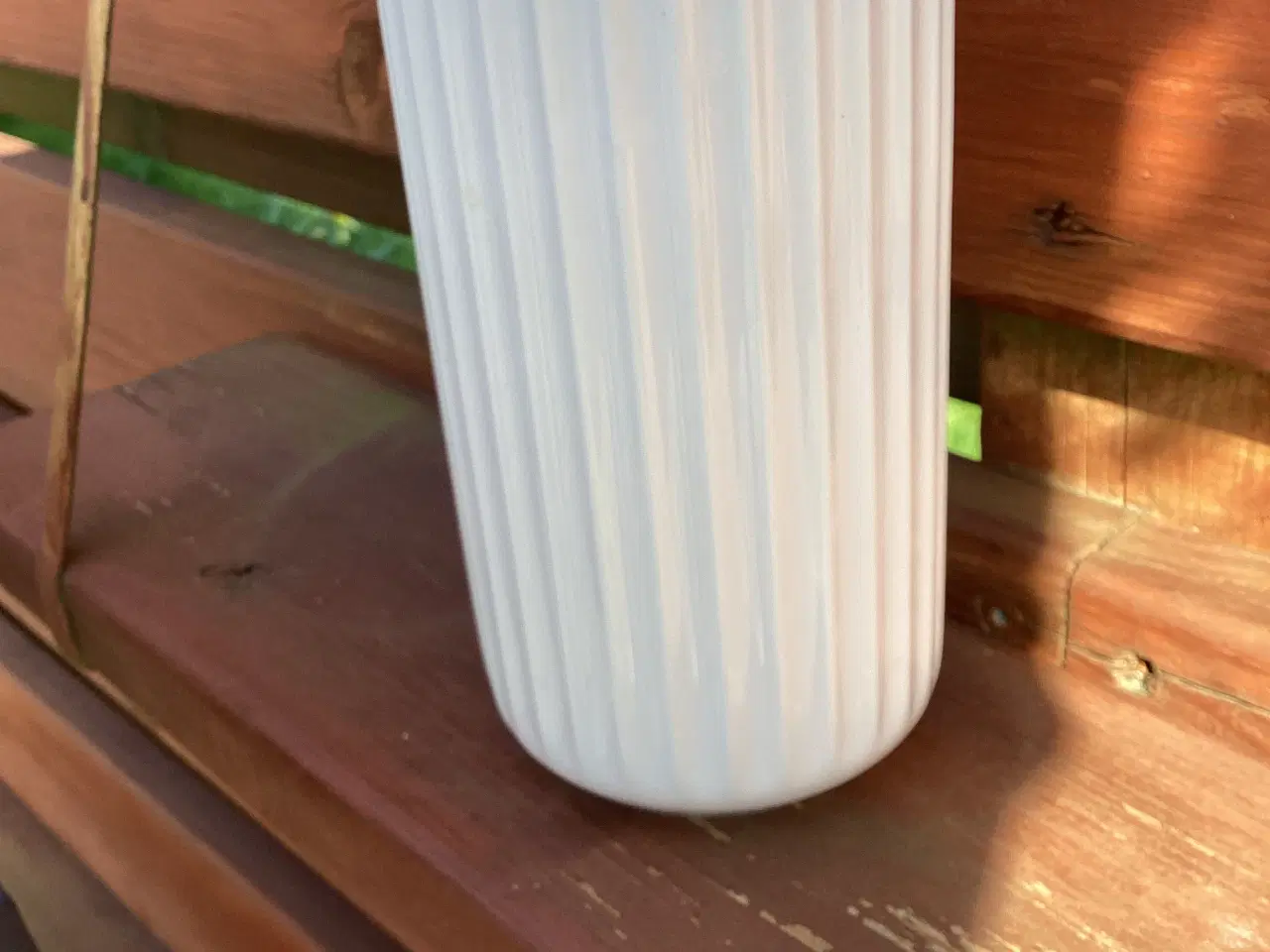 Billede 5 - Lyngby hvid riflet vase