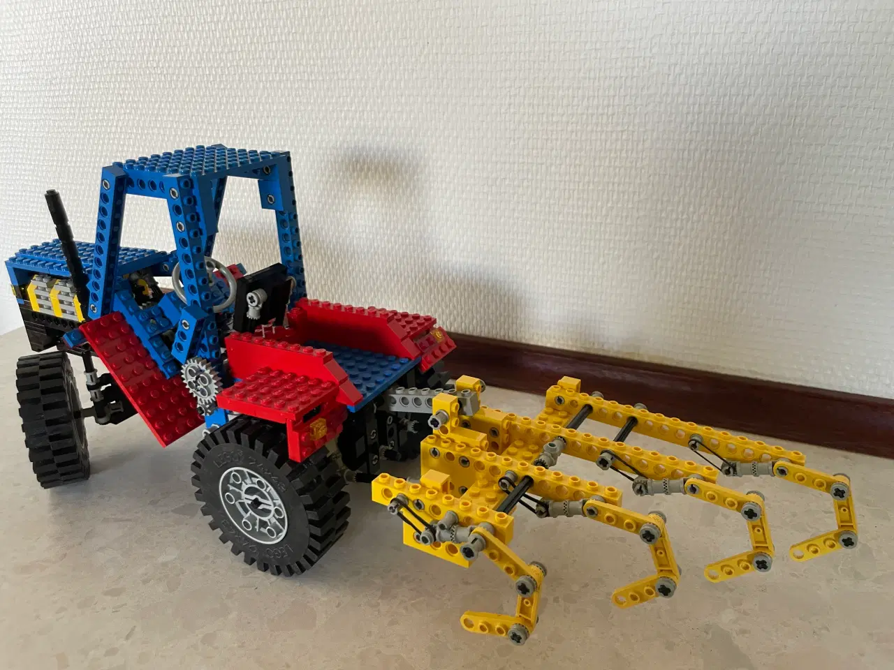 Billede 4 - 8859 Lego Technic Traktor med plov