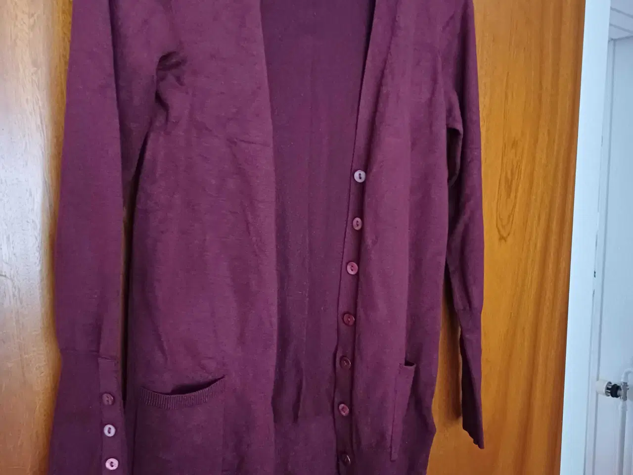 Billede 1 - Cardigan/4 stk strik